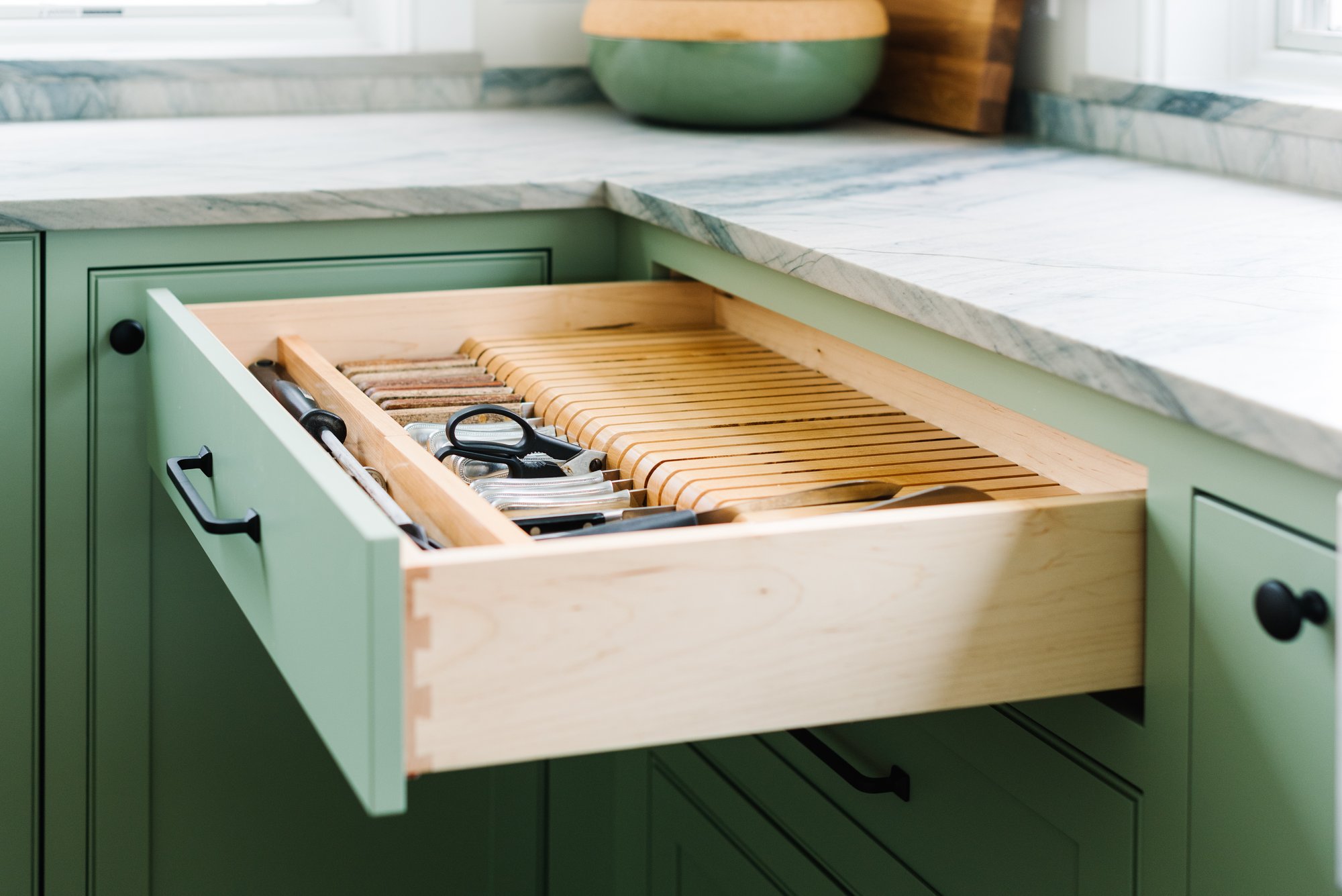 Green kitchen cabinets