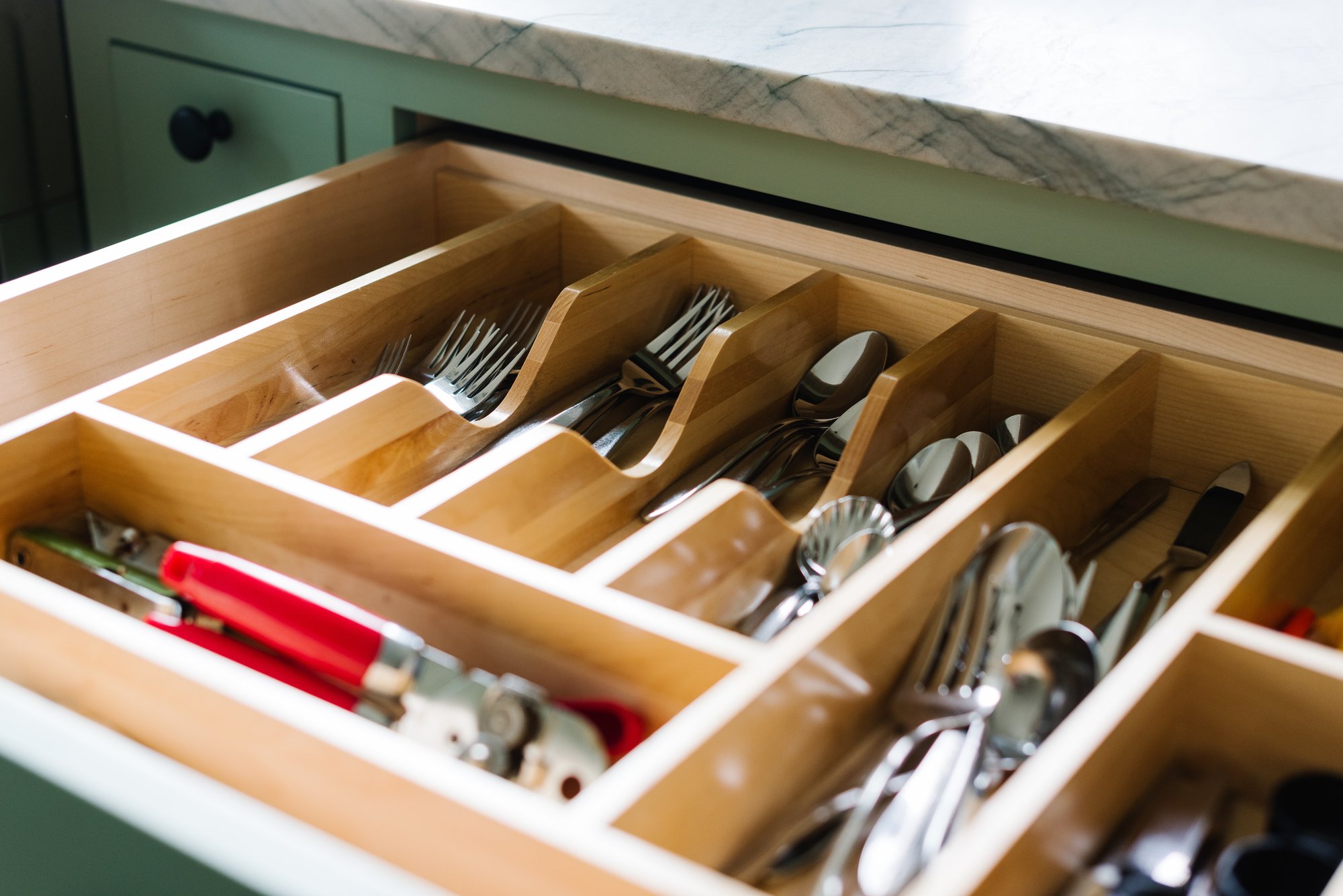 Green kitchen cabinets