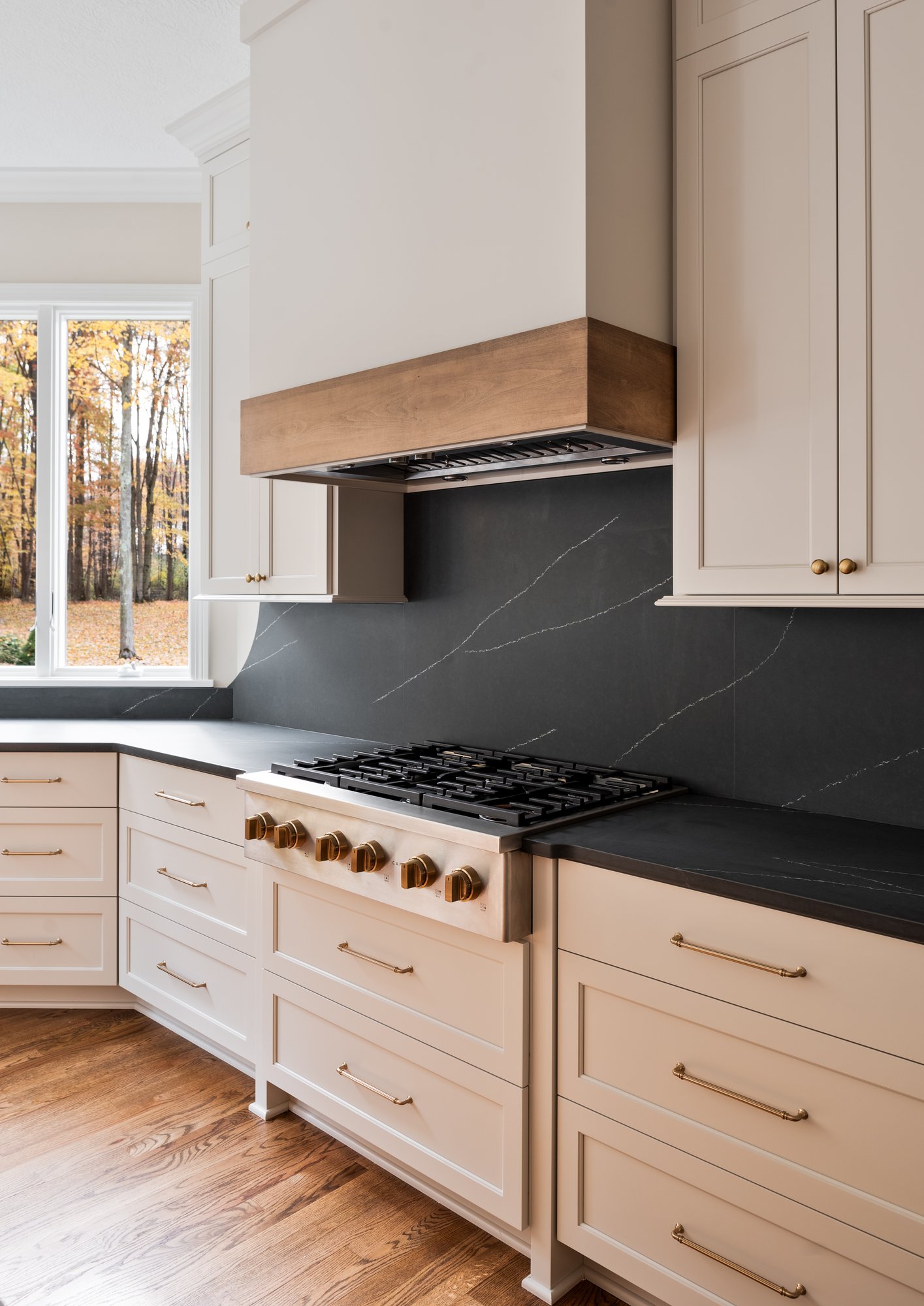 Stockwood Dr.  Luxury Kitchen and Powder Room